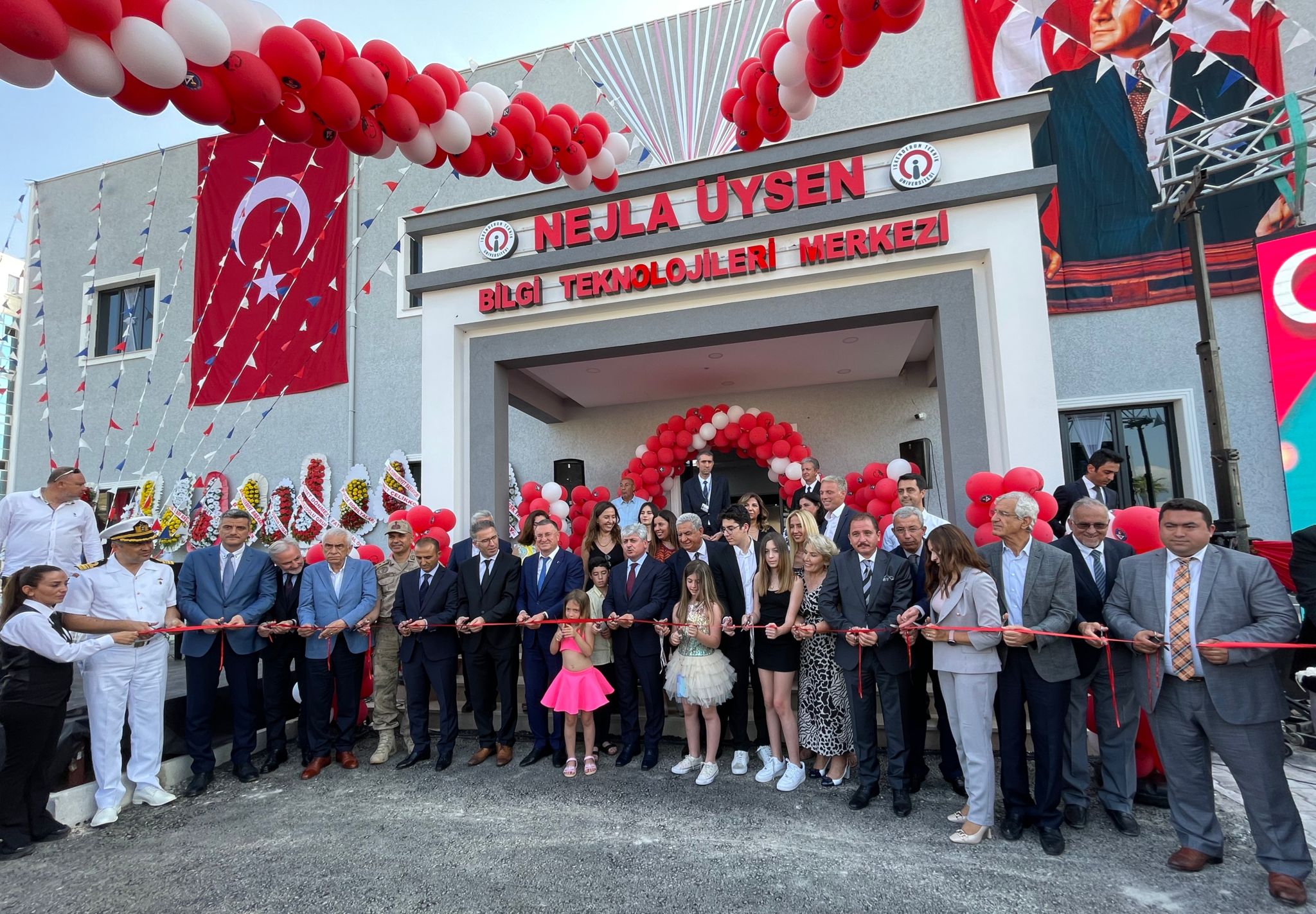 NEJLA ÜYSEN BİLGİ TEKNOLOJİLERİ MERKEZİ AÇILDI