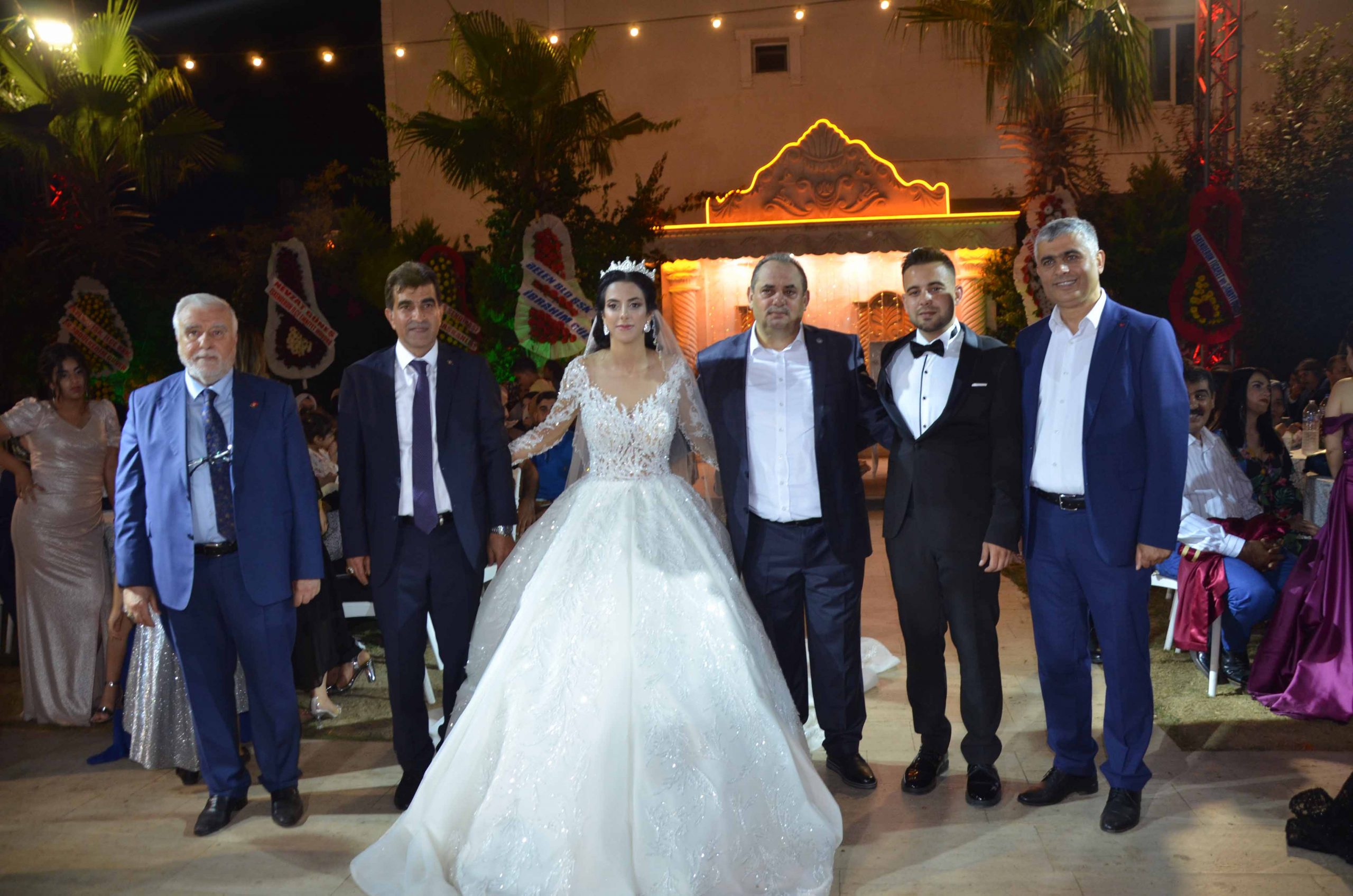 Özçelik-İş Sendikası İskenderun Şubesi Mali Sekreteri Veysel Yayla Güzel Kızı Türkan’ı Evlendirmenin Mutluluğunu Yaşadı