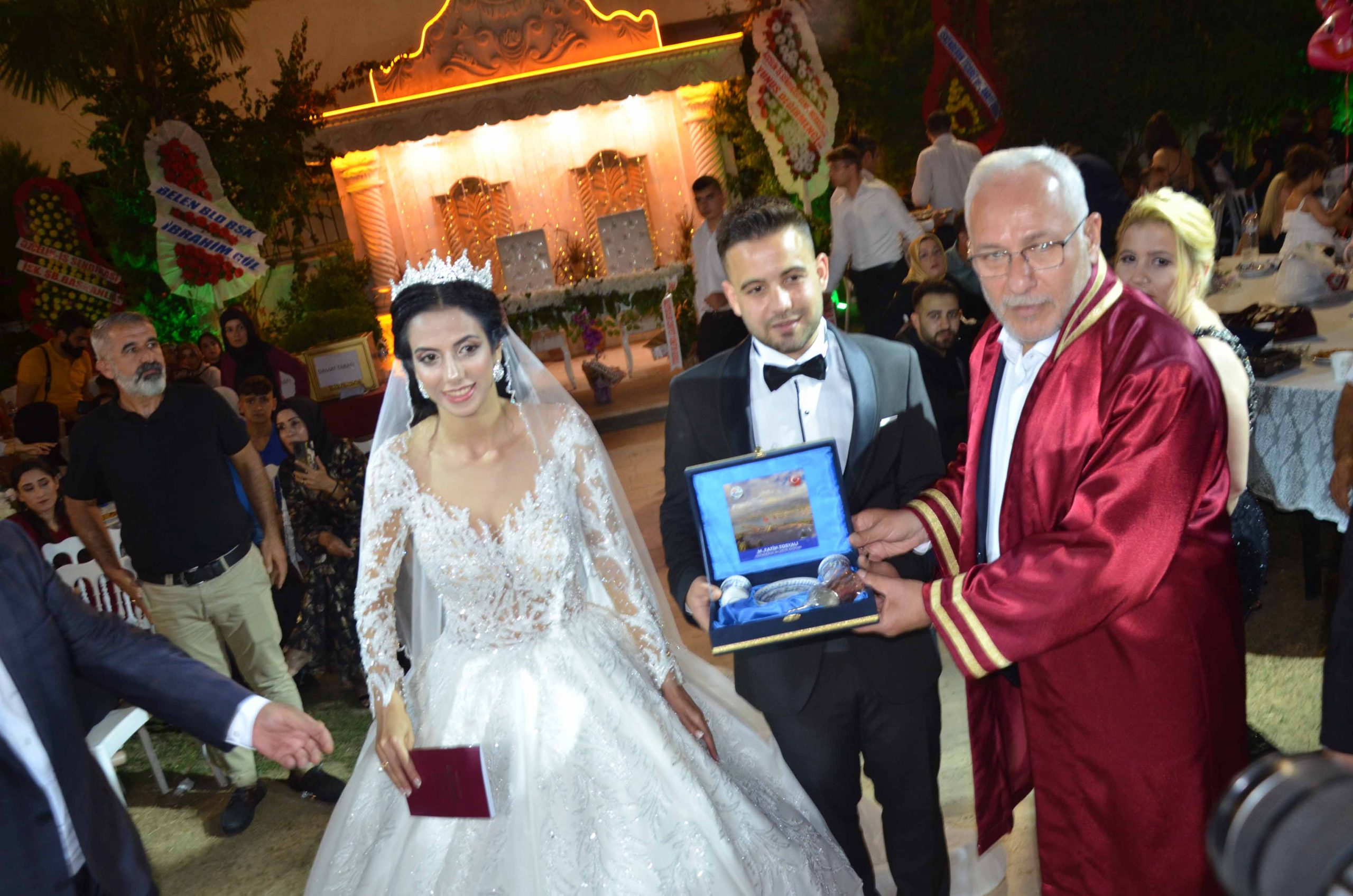 Özçelik-İş Sendikası İskenderun Şubesi Mali Sekreteri Veysel Yayla Güzel Kızı Türkan’ı Evlendirmenin Mutluluğunu Yaşadı