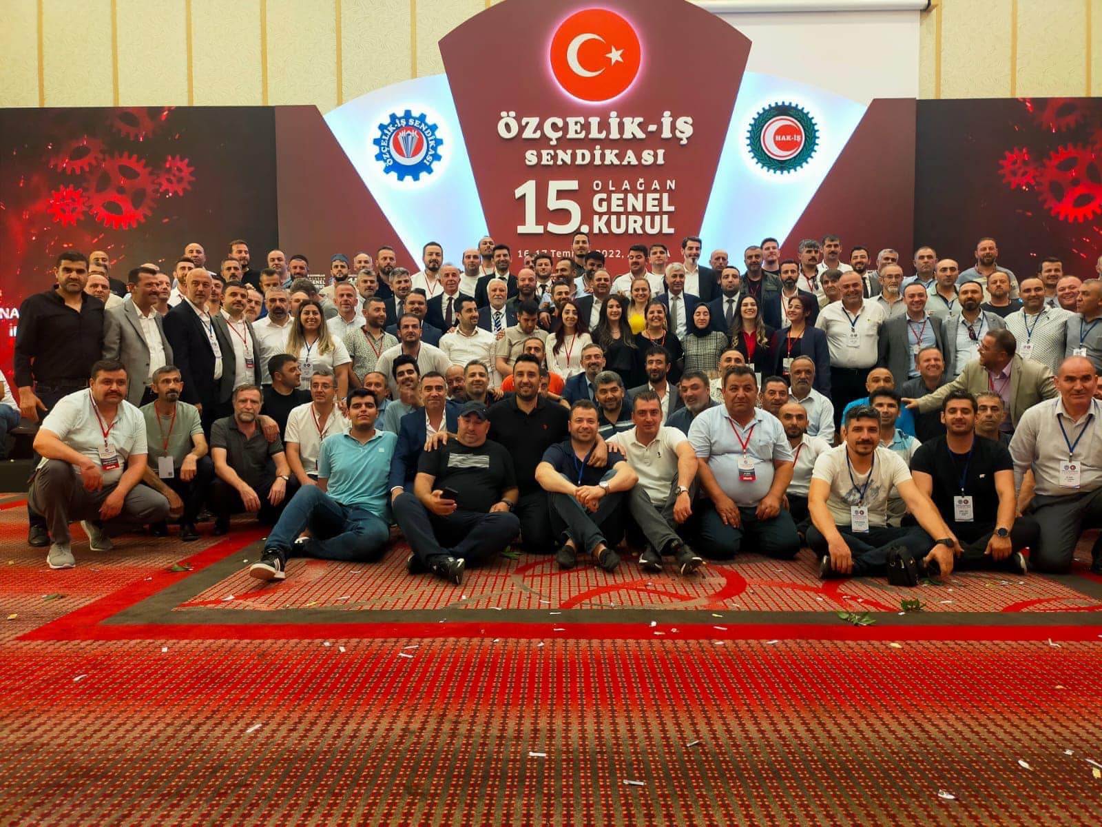 ÖZÇELİK-İŞ SENDİKASINDA ÇELİK YUMRUKLU BAŞKAN YUNUS DEĞİRMENCİ GÜVEN TAZELEDİ