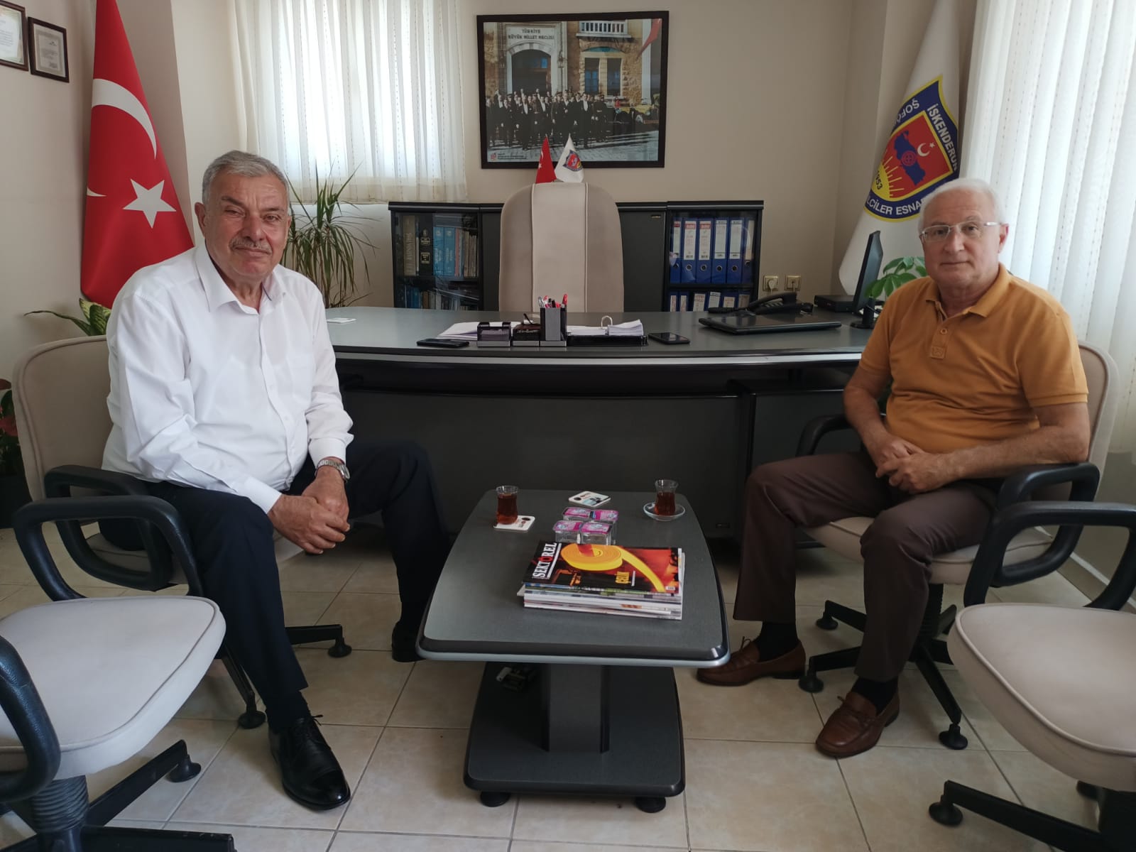 Antakya Belediye Başkanı İzzettin Yılmaz, İskenderun’da Esnaf Odalarını Ziyaret Etti