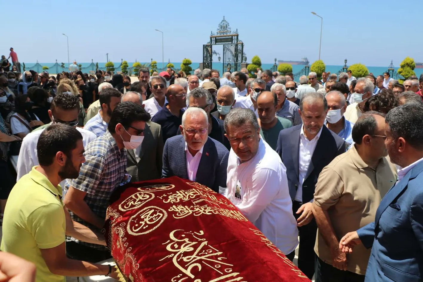 Edip Uysal dualarla uğurlandı