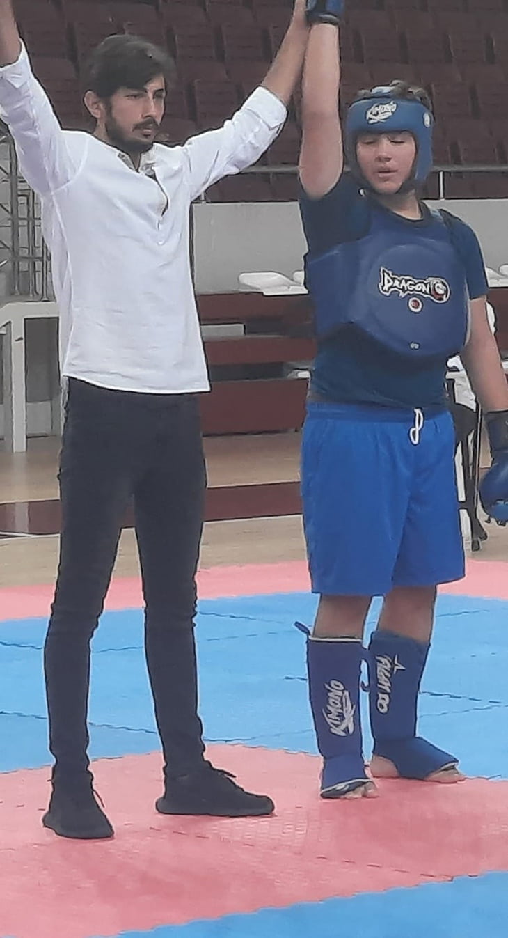 Y&Uuml;KSEL KARDEŞLER İL&Ccedil;EYE ALTIN MADALYA İLE D&Ouml;ND&Uuml;