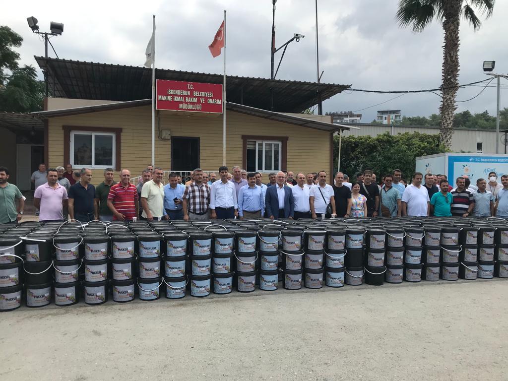 İSKENDERUN BELEDİYESİ&rsquo;NDEN OKULLARA BOYA DESTEĞİ