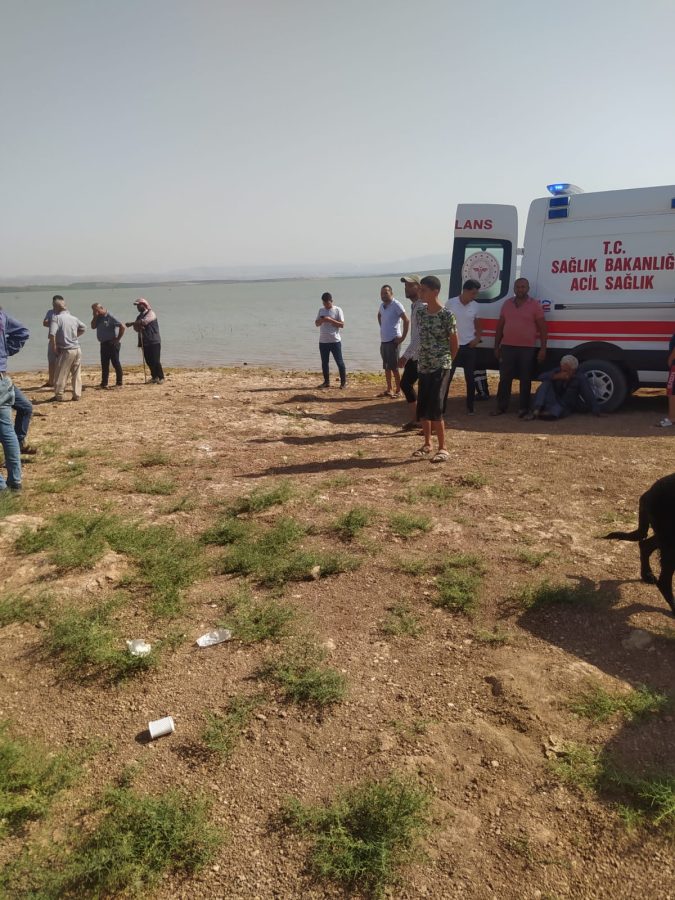 BARAJA GİREN &Uuml;&Ccedil; KİŞİDEN BİRİ YAŞAMINI KAYBETTİ