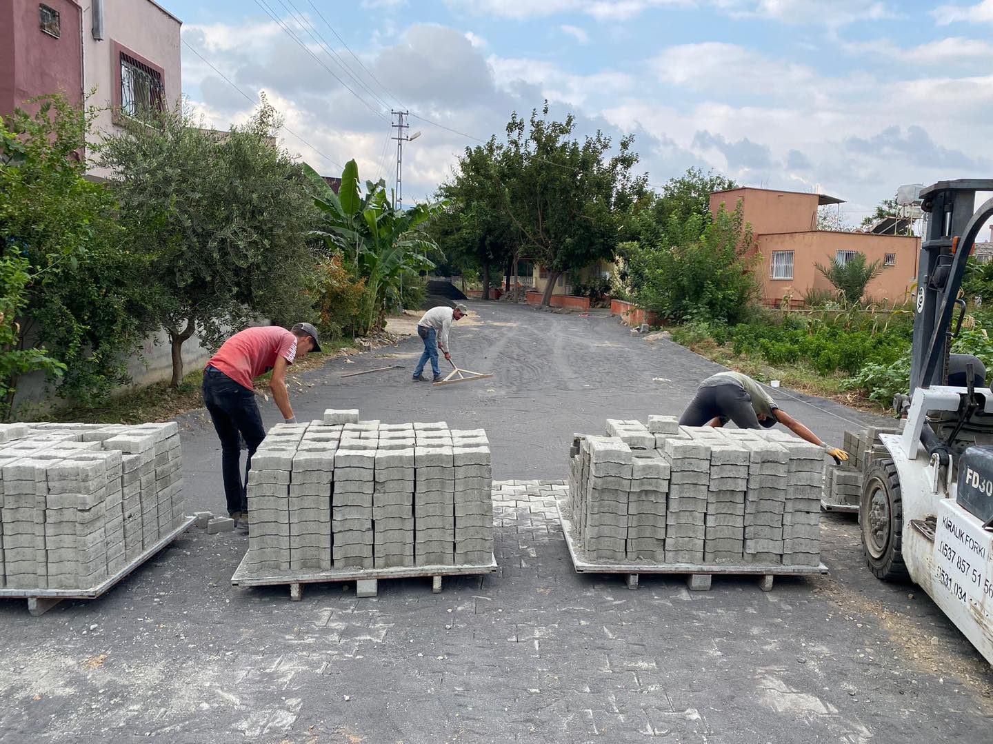 ARSUZ BELEDİYESİ FEN İŞLERİ M&Uuml;D&Uuml;RL&Uuml;Ğ&Uuml; &Ccedil;ALIŞMALARINI ARALIKSIZ S&Uuml;D&Uuml;R&Uuml;YOR