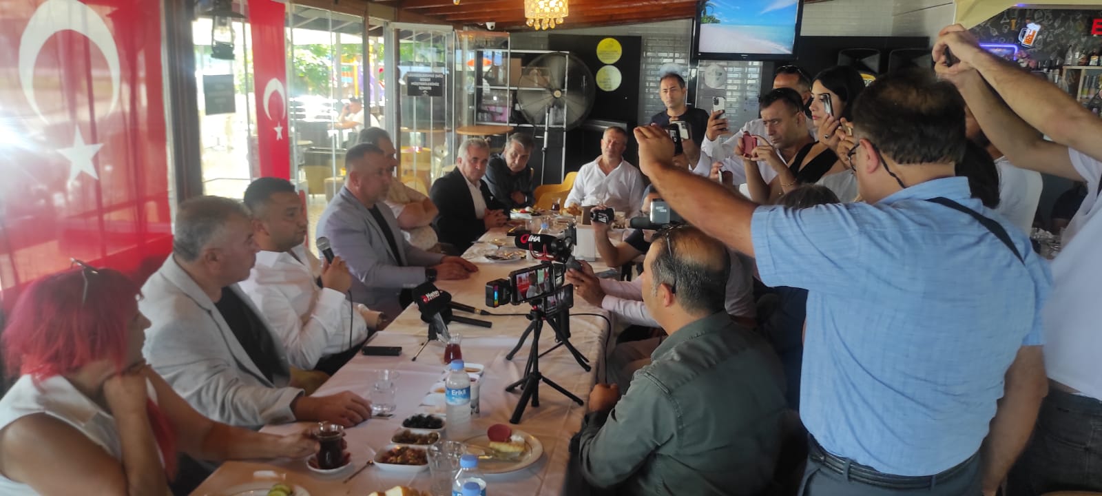 Serdar &Ouml;zyurt İskenderun Basını ile kahvaltıda biraraya geldi