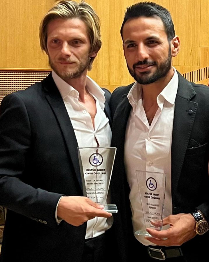 Hatay’ın Gururu ünlü iş adamı Burak Akyürek’e anlamlı ödül.