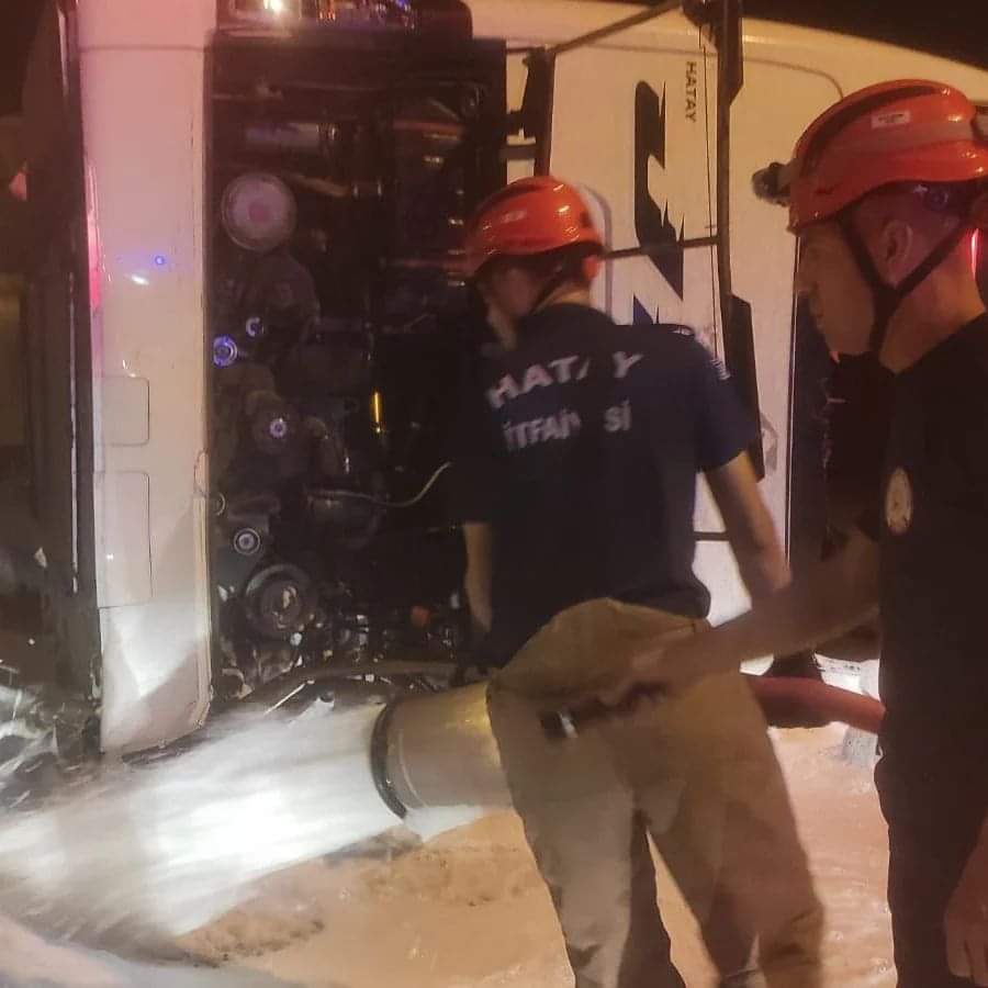 D&Ouml;RTYOL&rsquo;DAKİ KAZAYA HBB İTFAYESİNDEN ANINDA M&Uuml;DAHALE