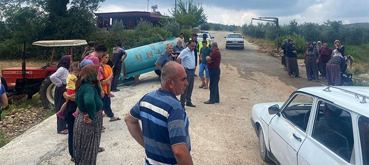 Hareket eden trakt&ouml;r&uuml;n altında kalan yaşlı adam hayatını kaybetti