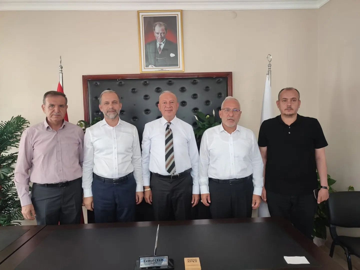 Milletvekili &Ouml;zel&rsquo;den Akdeniz Eczane Teknisyenleri Federasyonuna Hayırlı Olsun Ziyareti