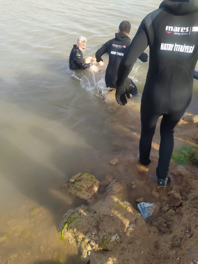 BARAJA GİREN &Uuml;&Ccedil; KİŞİDEN BİRİ YAŞAMINI KAYBETTİ