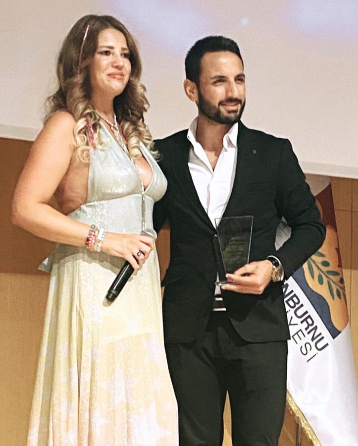 Hatay’ın Gururu ünlü iş adamı Burak Akyürek’e anlamlı ödül.