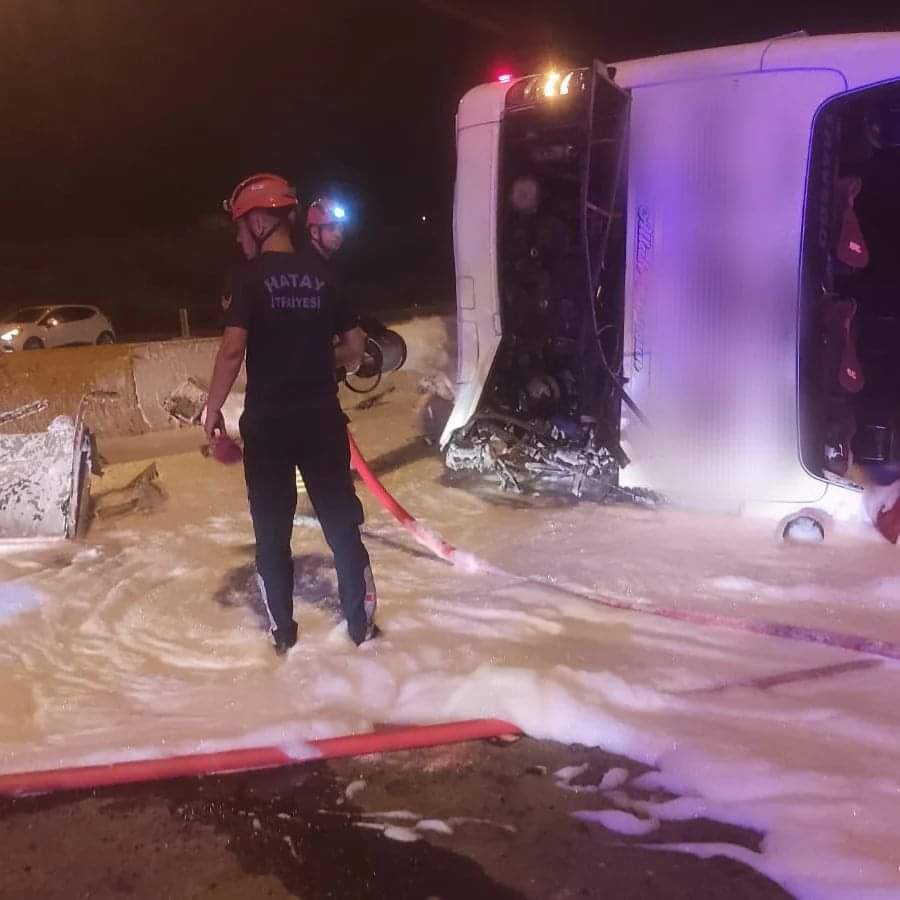 D&Ouml;RTYOL&rsquo;DAKİ KAZAYA HBB İTFAYESİNDEN ANINDA M&Uuml;DAHALE