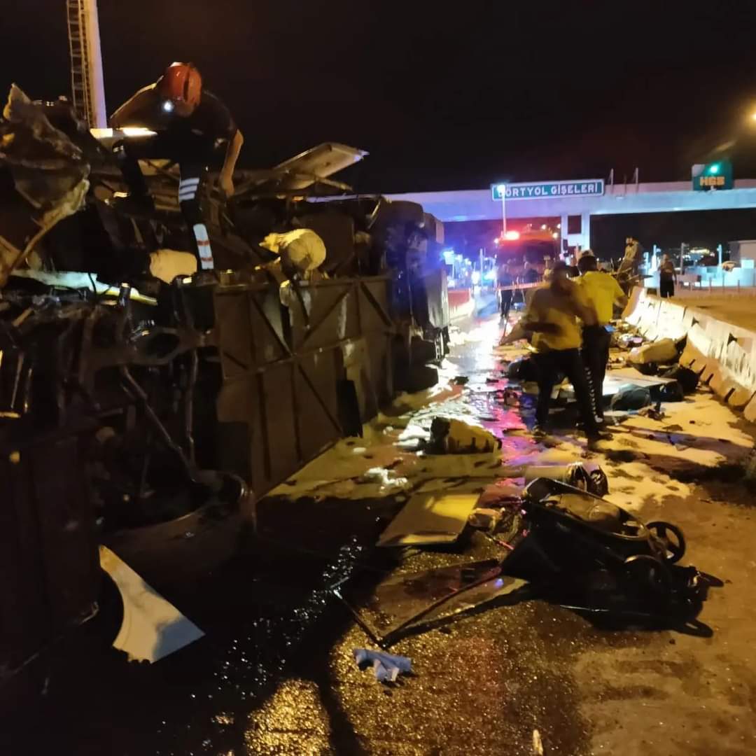 D&Ouml;RTYOL&rsquo;DAKİ KAZAYA HBB İTFAYESİNDEN ANINDA M&Uuml;DAHALE