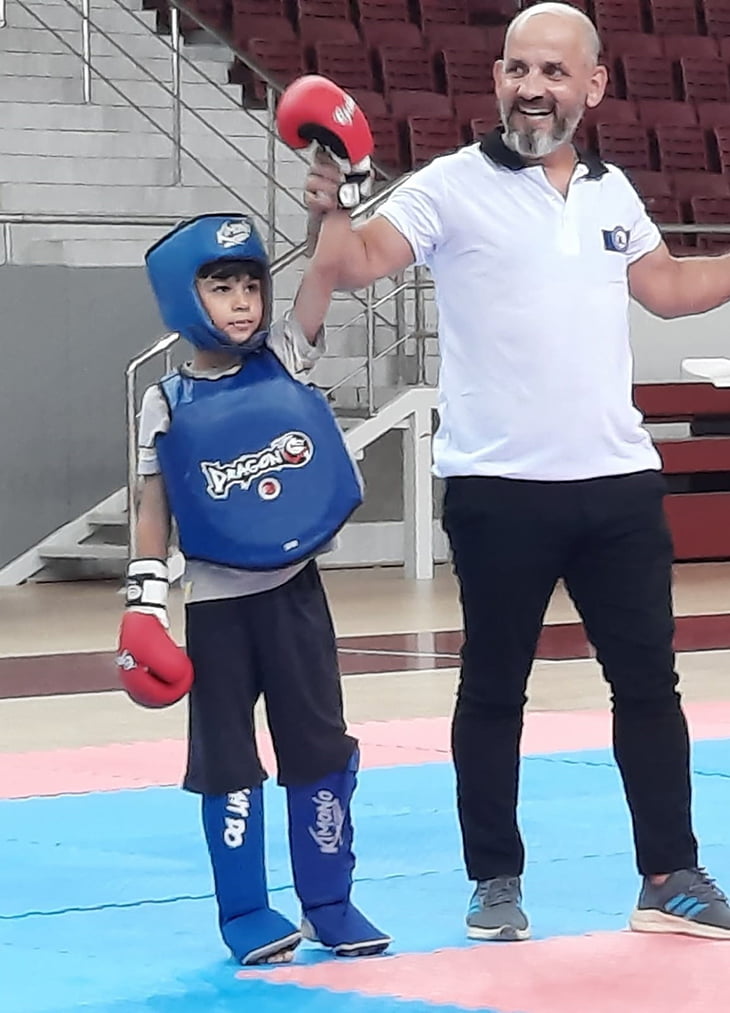 Y&Uuml;KSEL KARDEŞLER İL&Ccedil;EYE ALTIN MADALYA İLE D&Ouml;ND&Uuml;