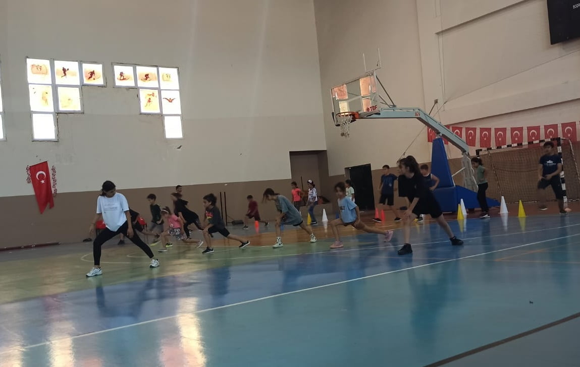 SAMANDAĞ BELEDİYESİ &Uuml;CRETSİZ YAZ KURSLARI DEVAM EDİYOR