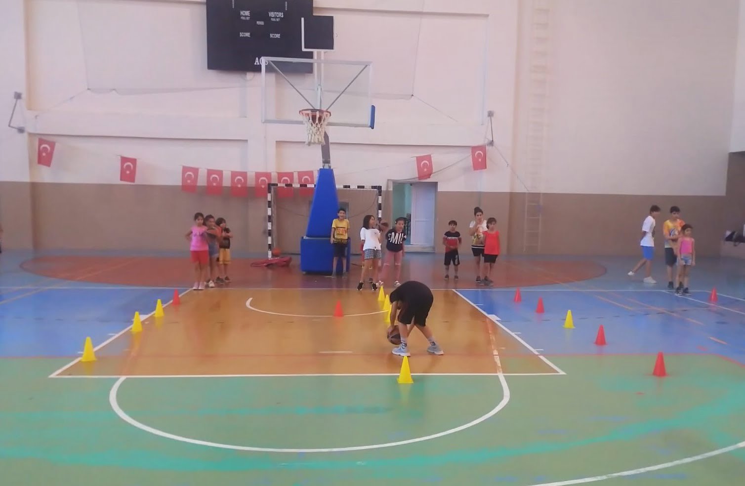 SAMANDAĞ BELEDİYESİ &Uuml;CRETSİZ YAZ KURSLARI DEVAM EDİYOR