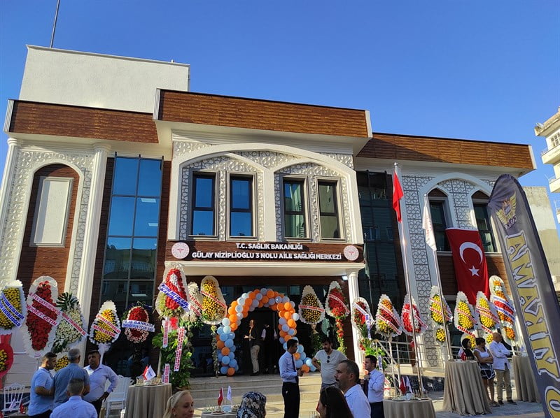 ALKIŞLAR G&Uuml;LAY NİZİPLİOĞLU AİLE SAĞLIĞI MERKEZİ&rsquo;Nİ İSKENDERUN’A KAZANDIRAN HAYIRSEVER İŞADAMI YAŞAR NİZİPLİOĞLU’NA…