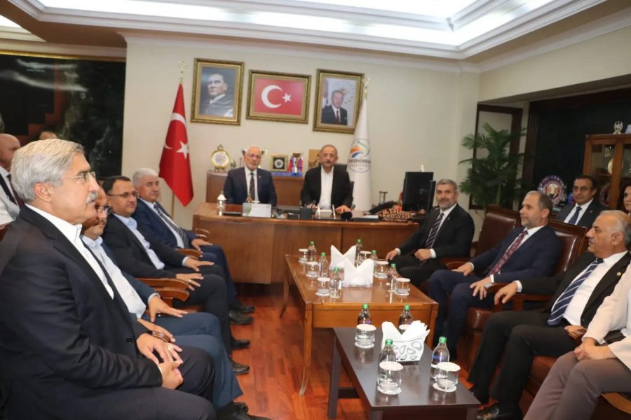 &Ouml;ZHASEKİ’DEN BELEDİYE BAŞKANI TOSYALI’YA ZİYARET