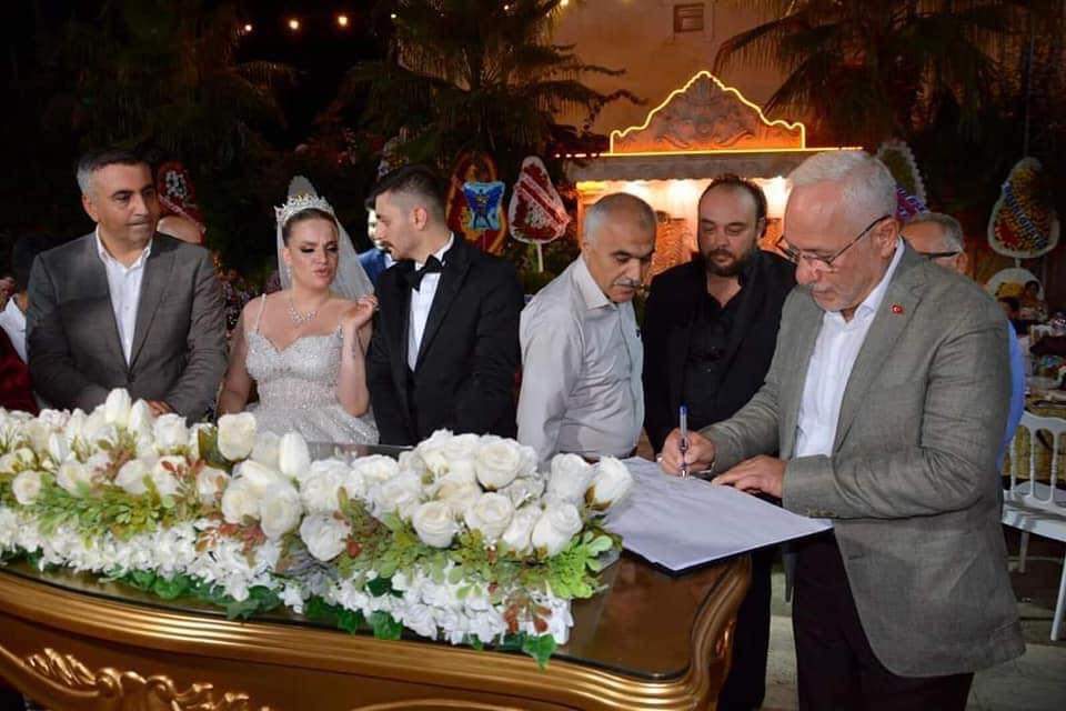 BİR &Ouml;M&Uuml;R BOYU MUTLULUKLAR