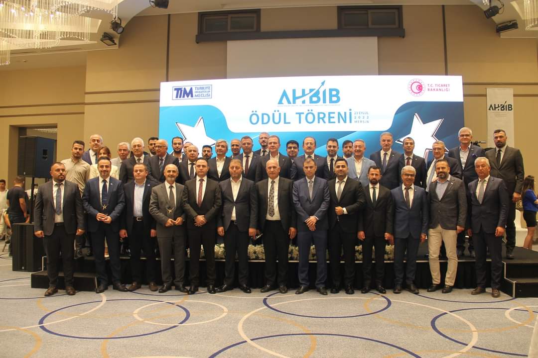 İHRACATIN YILDIZLARINA ÖDÜL YAĞMURU