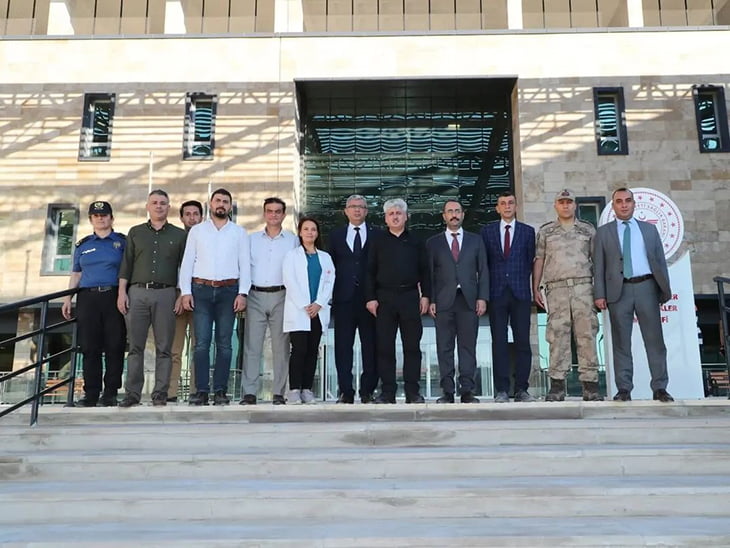Hatay Valisi Rahmi Doğan, Samandağ Devlet Hastanesi’nin 3 Ekim’de hasta bakımlarına başlayacağını duyurdu