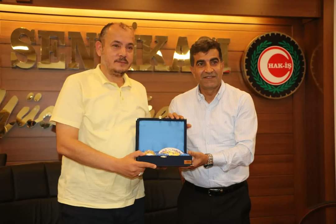 MİLLETVEKİLİ &Ouml;ZEL VE BAŞKAN TOSYALI&rsquo;DAN &Ouml;Z&Ccedil;ELİK-İŞ SENDİKASI&rsquo;NA ZİYARET