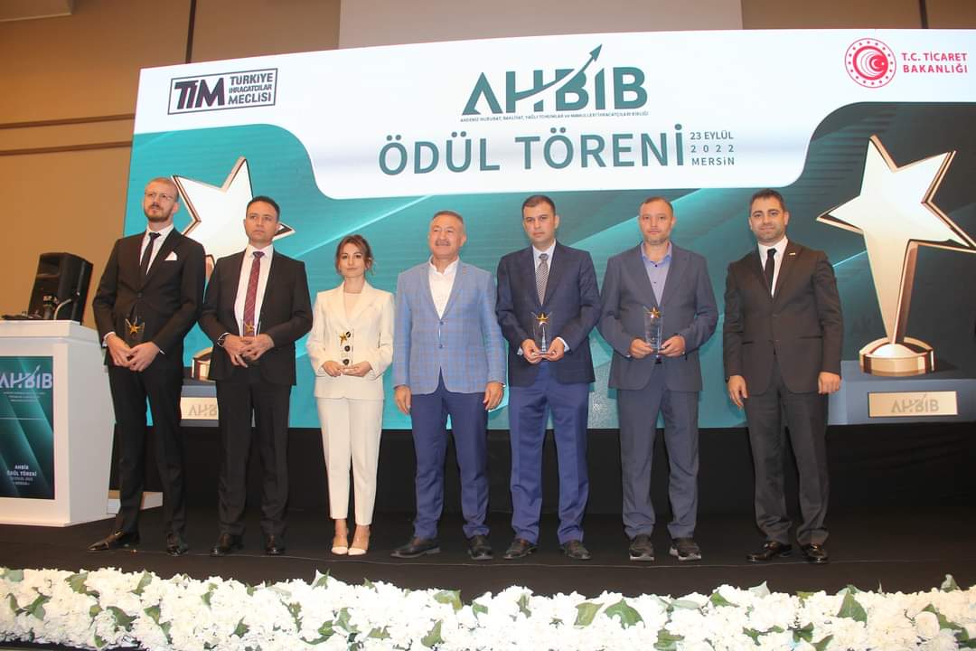İHRACATIN YILDIZLARINA ÖDÜL YAĞMURU