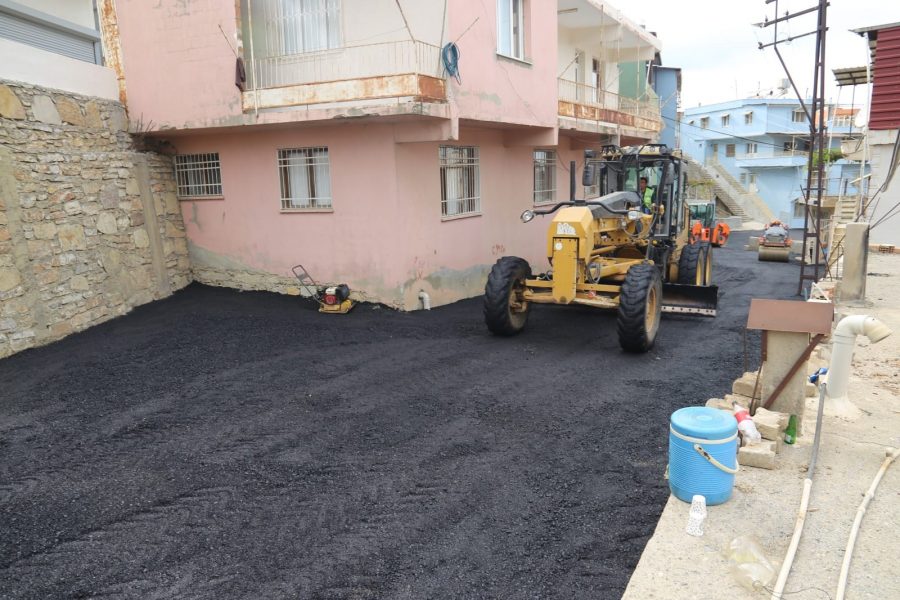 BELEN VE İSKENDERUN CADDELERİNDE YENİLEME SÜRÜYOR