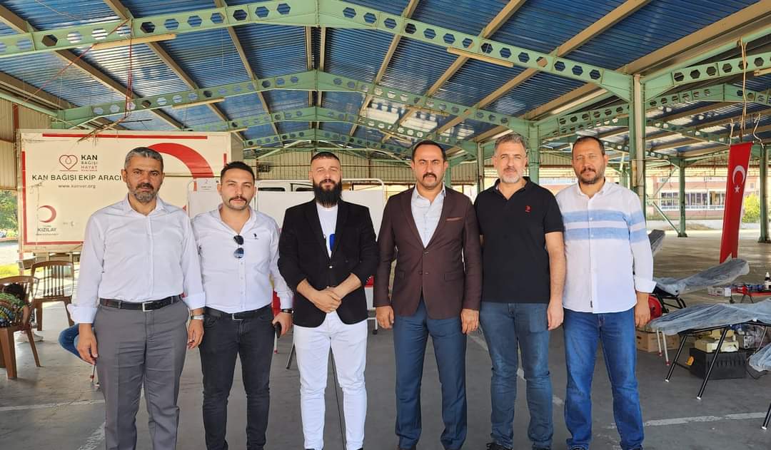 CUMHURİYET &Ccedil;OCUKLARI KAN VERİYOR, HAYAT KURTARIYOR