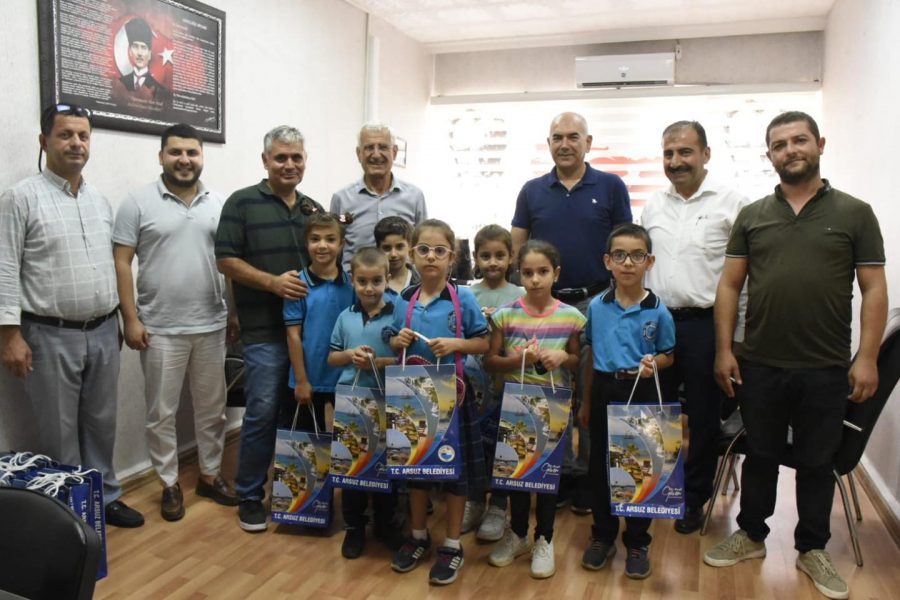 ARSUZ BELEDİYESİ&rsquo;NDEN EĞİTİME DESTEK!