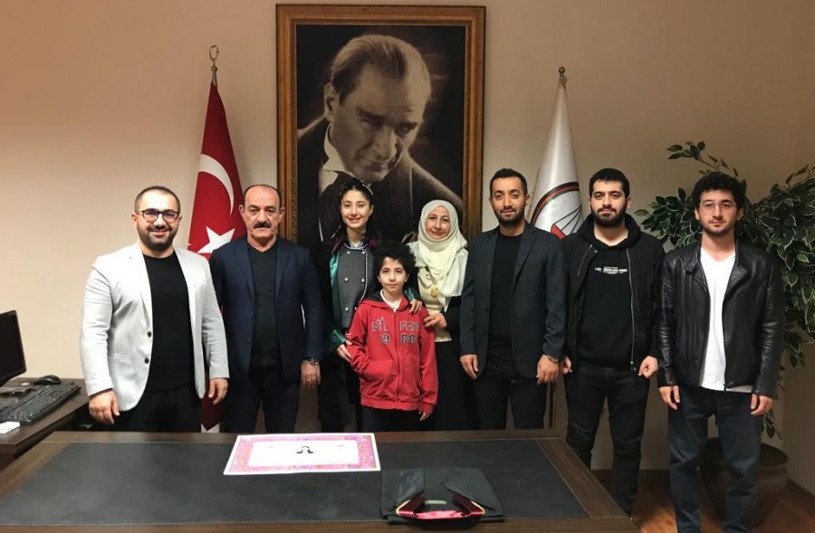 AVUKAT ECRİN NAZLI İNAN CÜBBESİNİ GİYEREK MESLEĞE İLK ADIMINI ATTI