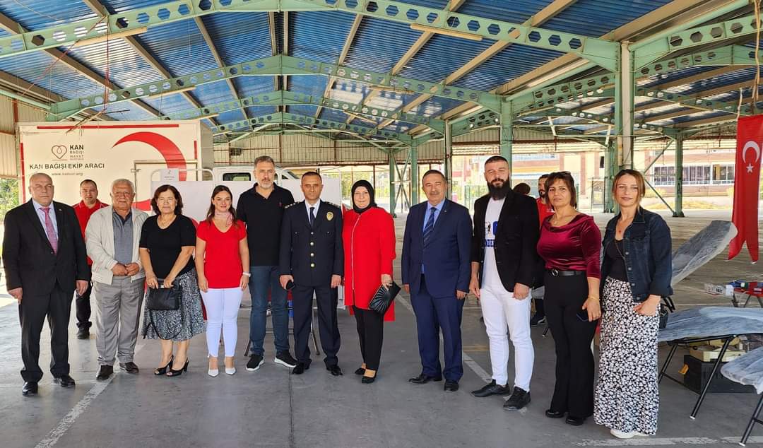 CUMHURİYET &Ccedil;OCUKLARI KAN VERİYOR, HAYAT KURTARIYOR