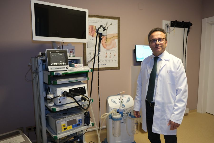 ÖZEL HASTANEDEN AYRILAN PROF.DR. ŞERİF YILMAZ, ENDOSKOPİ VE KOLONOSKOPİ UYGULAMALARINI TAM DONANIMLI MUAYENEHANESİNDE SÜRDÜRÜYOR