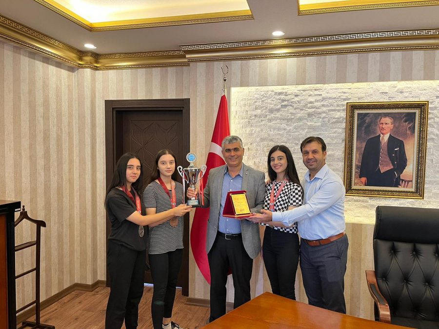 Şampiyonlardan &Ouml;z&ccedil;elik-İş’e anlamlı ziyaret&hellip;