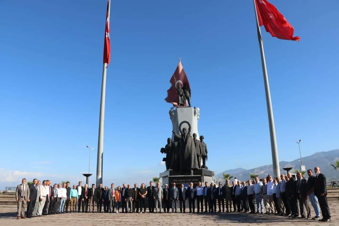 MUHTARLARIMIZ, DEVLETİMİZ VE MİLLETİMİZ ARASINDA GÖNÜL KÖPRÜLERİ KURUYOR