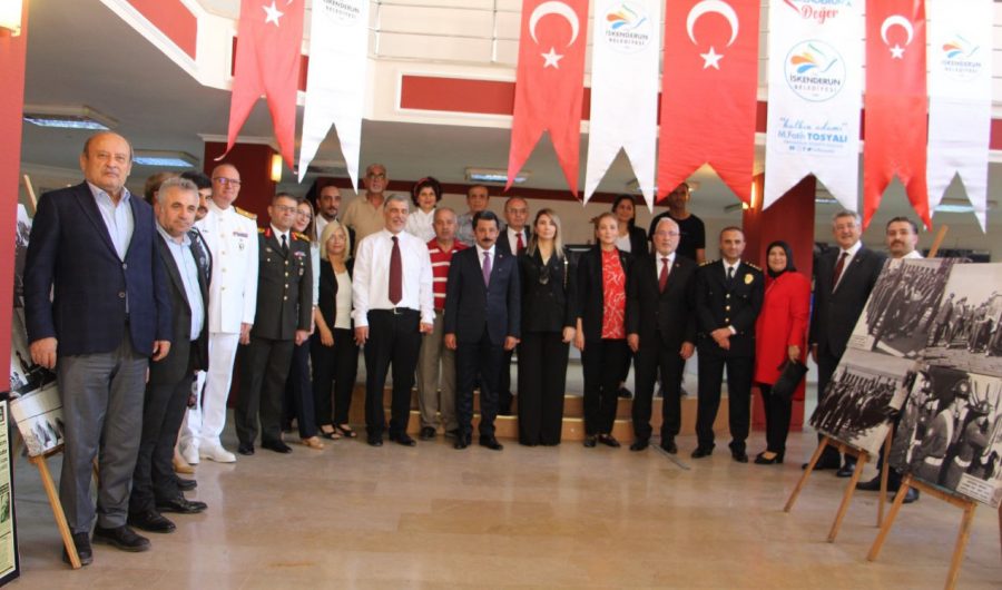 SARI ZEYBEKLER DERNEĞİ ATAT&Uuml;RK FOTOĞRAFLARI İLE &Ouml;ZEL BİR SERGİ A&Ccedil;TI