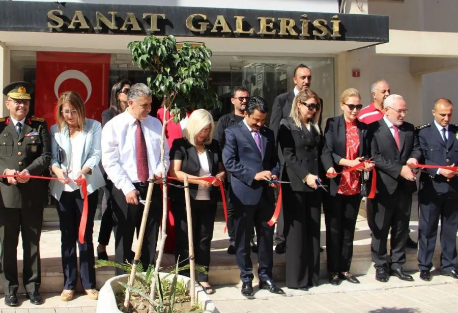 SARI ZEYBEKLER DERNEĞİ ATAT&Uuml;RK FOTOĞRAFLARI İLE &Ouml;ZEL BİR SERGİ A&Ccedil;TI
