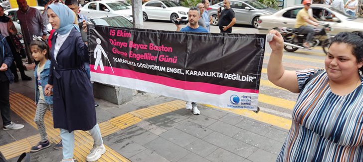 İSKENDERUN’DA GÖRME ENGELLİLER BEYAZ BASTON ETKİNLİĞİYLE HATIRLANDI