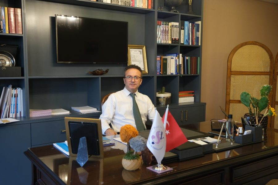 ÖZEL HASTANEDEN AYRILAN PROF.DR. ŞERİF YILMAZ, ENDOSKOPİ VE KOLONOSKOPİ UYGULAMALARINI TAM DONANIMLI MUAYENEHANESİNDE SÜRDÜRÜYOR