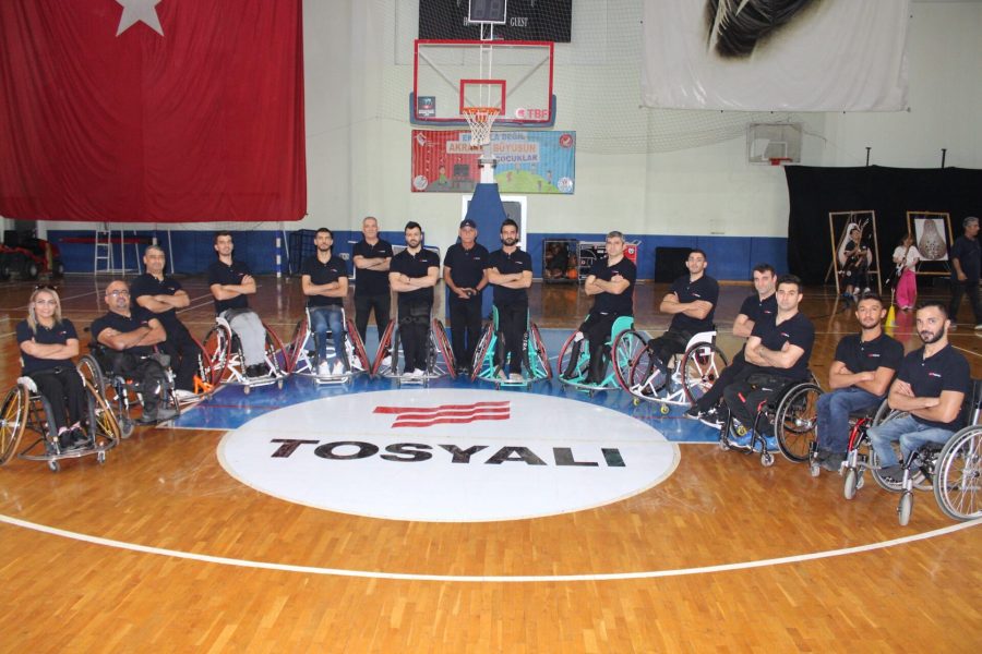 TOSYALI İSKENDERUN ENGELLİLER BASKET TAKIMI DUALARLA İZMİR&rsquo;E UĞURLANDI