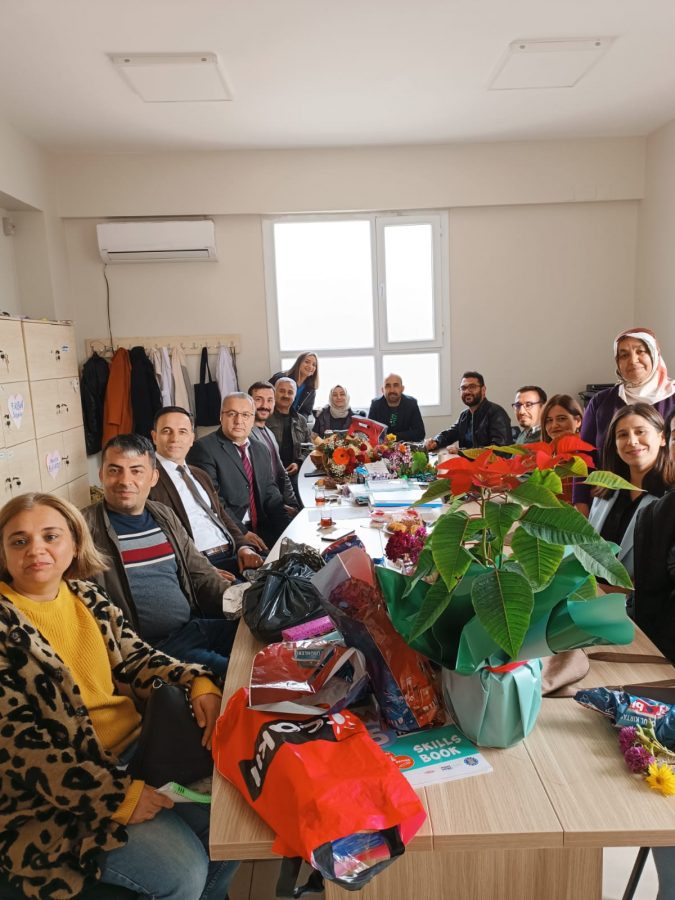 BELEN EĞİTİM BİR-SEN YÖNETİMİNDEN ÖĞRETMENLER GÜNÜ&#8217;NE ÖZEL ZİYARETLER