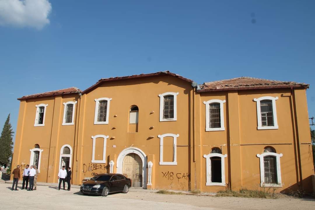 SARI OKUL RESTORASYONU BAŞLADI