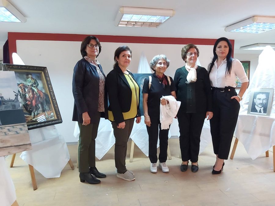 Rengarenk Sanat Evi, 80 eserlik bir sergi açtı