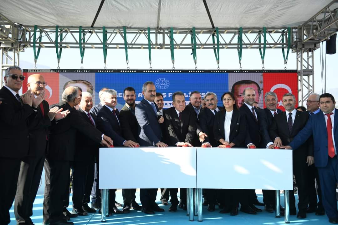 HAYIRSEVER İŞ İNSANI RECEP ATAKAŞ: &lsquo;BU OKULDA BİLİMADAMLARI YETİŞECEK&rsquo;