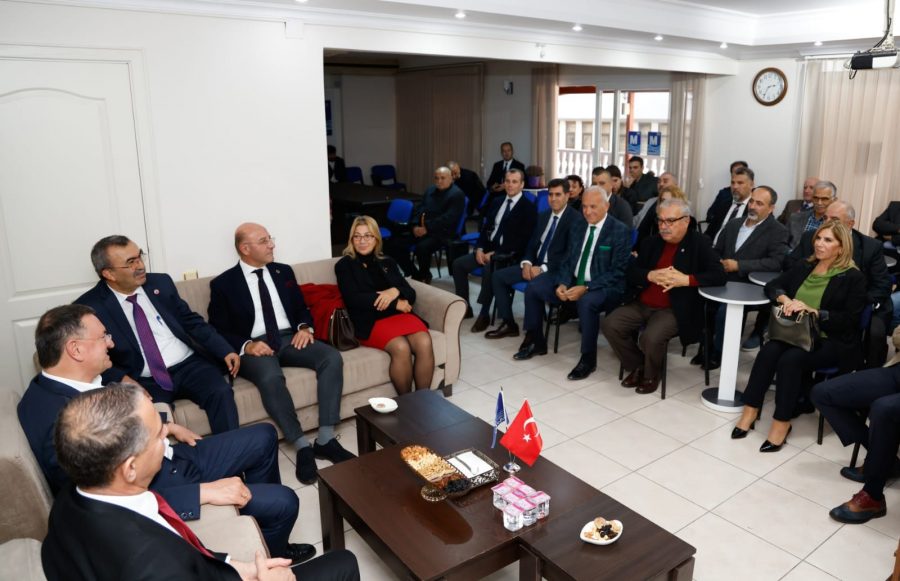 HBB BAŞKANI DOÇ.DR.LÜTFÜ SAVAŞ MUHASEBECİLER ODASINI ZİYARET ETTİ