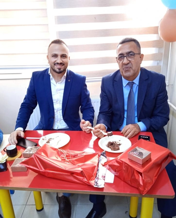 BELEN GAZİ ABDURRAHMAN PAŞA İLKOKULU&#8217;NDA ÖĞRETMENLER GÜNÜ&#8217;NE RENKLİ KUTLAMA