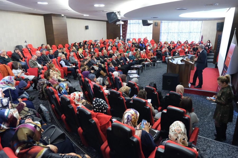 KADEM Hatay Temsilciliği kadına y&ouml;nelik şiddete karşı toplumsal farkındalık oluşturmak i&ccedil;in&rdquo; Israrlı Takip &ldquo;konusunun işlendiği eğitim semineri d&uuml;zenledi.