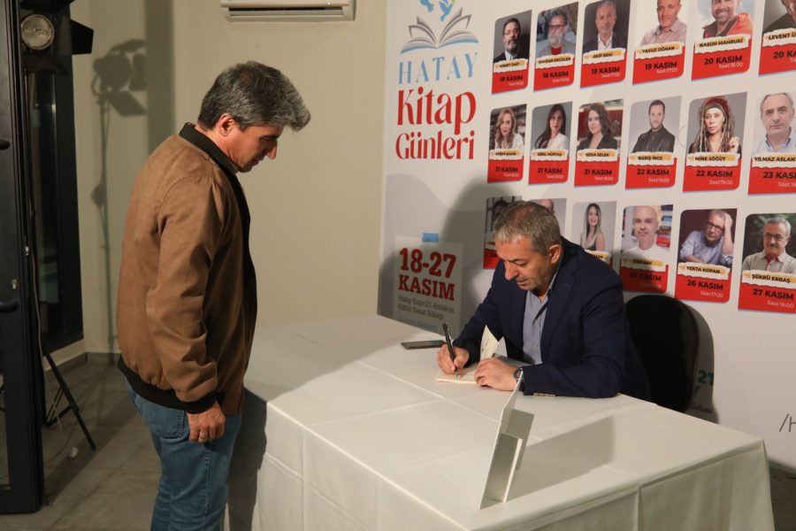 HATAY KİTAP G&Uuml;NLERİ &Uuml;NL&Uuml; GAZETECI VE YAZARLARI AĞIRLIYOR